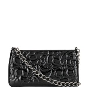 Chanel Pre-Owned 2004 embossed Camellia clutch - Black